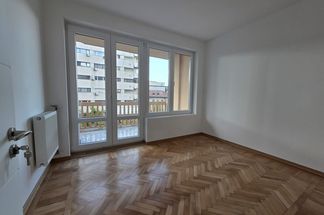 Apartament 3 camere de vânzare Bucuresti - Romana
