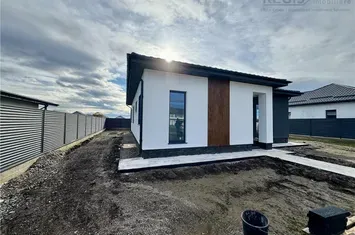 Casă - 4 camere de vanzare SANPETRU - Brasov anunturi imobiliare Brasov