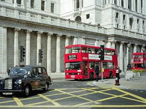 Casele din UK s-au scumpit cu 4 lire pe zi în 2009