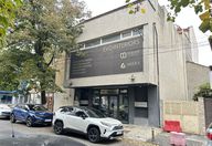 5.000 €, Spațiu comercial