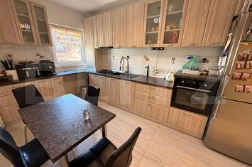 Apartament 4 camere de vanzare PLOIESTI - Prahova anunturi imobiliare Prahova