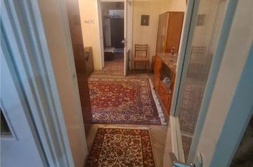 Apartament 3 camere de vanzare CENTRU - Prahova anunturi imobiliare Prahova
