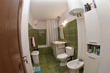 De vanzare apartament 4 camere, decomandat, renovat, Autogara anunturi imobiliare Mehedinti