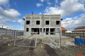 Vilă - 3 camere de vanzare VANATORI - Vrancea anunturi imobiliare Vrancea