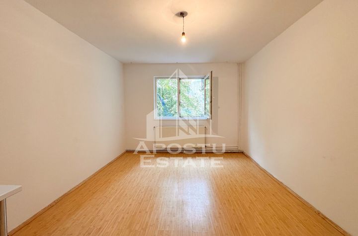 Garsoniera | 22mp | Boxa | Etajul 1/4 | Renovata | Zona Blascovici anunturi imobiliare Timis
