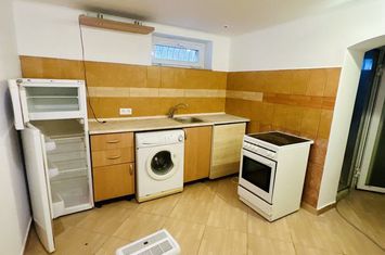Dacia -Toamnei garsoniera cocheta in vila anvelopata anunturi imobiliare Bucuresti