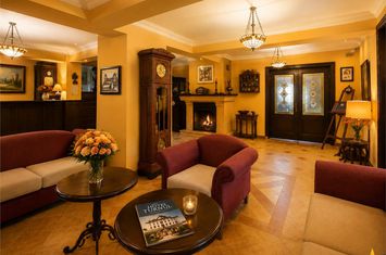 Apartament 22 camere de vanzare MOIECIU - Brasov anunturi imobiliare Brasov