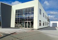 4.000 €, Spațiu comercial