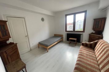 Central Coltea apartament 3 cmaere de inchiriat anunturi imobiliare Bucuresti