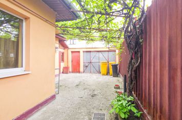 Oportunitate Unică: Casă cu 4 Camere, Curte Generoasă și Îmbunătățiri anunturi imobiliare Bucuresti