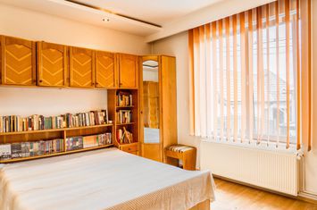 Casă - 5 camere de vanzare LAZARET - Sibiu anunturi imobiliare Sibiu