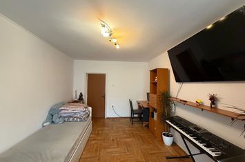 Apartament 3 camere | Zona Racadau | Etaj 1 anunturi imobiliare Brasov