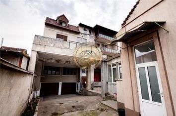 Vilă - 16 camere de vanzare VALENTA - Bihor anunturi imobiliare Bihor