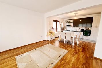 Apartament 3 camere de vanzare BUJORENI - Valcea anunturi imobiliare Valcea