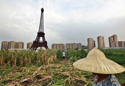 Chinezii şi-au construit propriul Paris (FOTO)