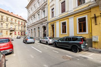 Spațiu comercial strada Episcopiei nr 1, Pregătit pt afacerea ta! anunturi imobiliare Arad