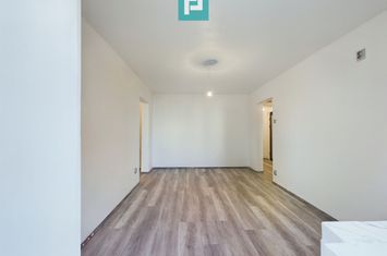 Apartament 3 camere pe str Hateg in Vlaicu anunturi imobiliare Arad
