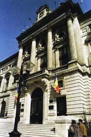 Dobanzile nu scad de frica deprecierii leului