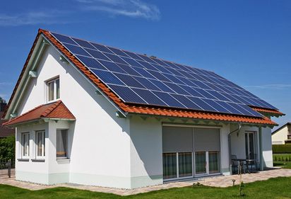 Programul „Casa Verde”: 20.000 de lei/gospodărie pentru instalarea panourilor fotovoltaice