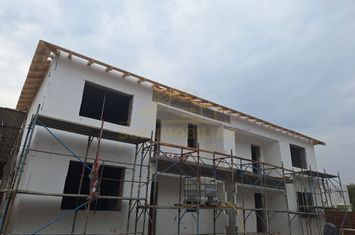 VILA INDIVIDUALA LIPITA LA CALCAN-METROU BERCENI anunturi imobiliare Bucuresti