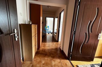Apartament 3 camere de vanzare JUDETEAN - Brasov anunturi imobiliare Brasov