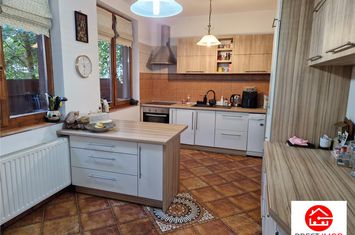 Casă - 4 camere de vanzare CENTRAL - Mures anunturi imobiliare Mures