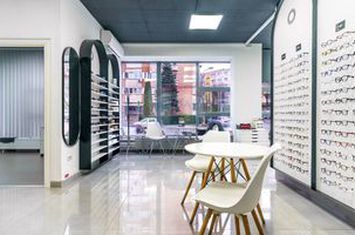 Clinică oftalmologică Complet Echipată și Optică Integrată Cluj Napoca anunturi imobiliare Cluj