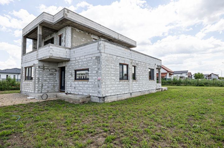 Preț  nou! Vilă spațioasă cu 6 camere – Via Carmina, Arad | anunturi imobiliare Arad