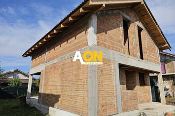 Casa la rosu, 4 camere, 2 bai, 345 mp teren, zona Ampoi 3 anunturi imobiliare Alba