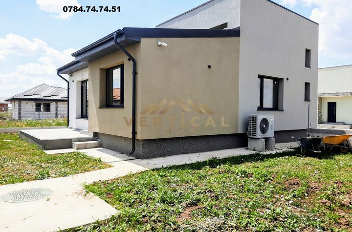 Casă - 3 camere de vanzare COMUNA BERCENI - Bucuresti anunturi imobiliare Bucuresti