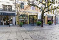 2.600.000 €, Spațiu comercial