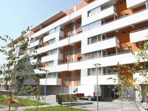 Piaţa imobiliară din regiune, cu şase luni în urmă faţă de Occident
