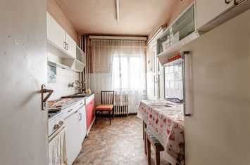 Apartament cu 2 camere spatios la etajul 3, Comision 0% anunturi imobiliare Arad