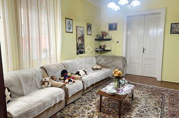 Casa 3 camere de vanzare situata ultracentral pe strada Gheorghe Doja anunturi imobiliare Bihor