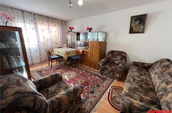 Apartament 3 camere de vanzare CENTRAL - Bacau anunturi imobiliare Bacau
