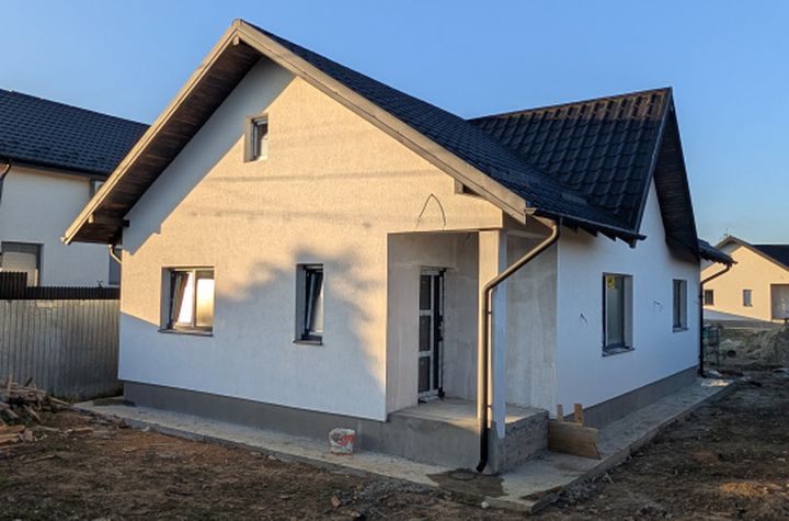 Casă - 3 camere de vanzare BACAU - Bacau anunturi imobiliare Bacau