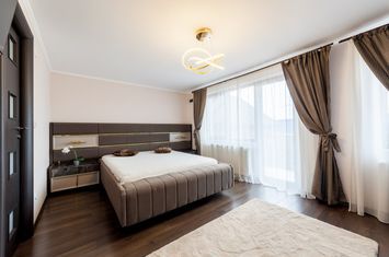 Vilă - 4 camere de vanzare ARGESELU - Arges anunturi imobiliare Arges