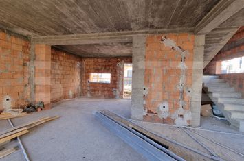 Vilă - 4 camere de vanzare CLUJ-NAPOCA - Cluj anunturi imobiliare Cluj