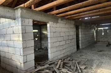 Vilă - 4 camere de vanzare SIMERIA - Hunedoara anunturi imobiliare Hunedoara