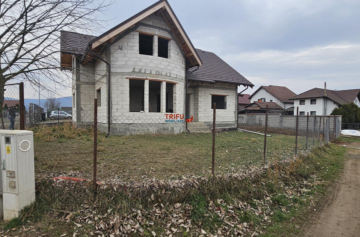 Casă - 4 camere de vanzare CENTRAL - Alba anunturi imobiliare Alba