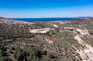 Casă 200 mp pe teren 19.400 mp în Potos Theologos anunturi imobiliare Grecia