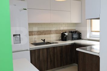 Apartament 3 camere de vanzare LAZARET - Sibiu anunturi imobiliare Sibiu