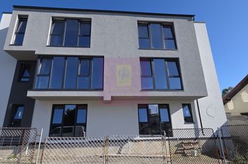 Apartament NOU cu 4 camere de vanzare in Campina anunturi imobiliare Prahova