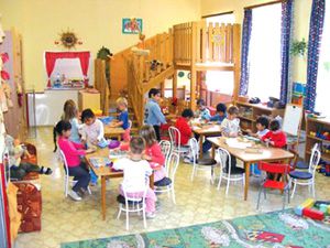 Licitaţie pentru construcţia de creşe şi grădiniţe în judeţele Vâlcea şi Sibiu