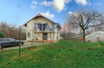 Casă cu 3 dormitoare și 2600 mp teren anunturi imobiliare Neamt