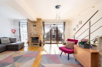 Apartament 3 camere de vanzare BACIU - Cluj anunturi imobiliare Cluj