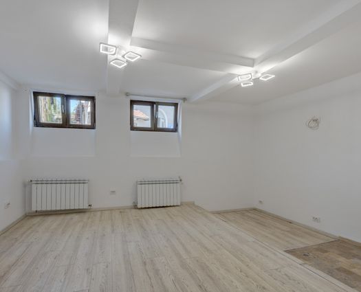Apartament 4 camere Dacia, 111 mp