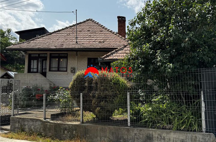 Casă - 6 camere de vanzare VALEA DOFTANEI - Prahova anunturi imobiliare Prahova