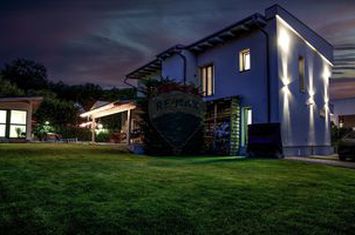 Vila moderna, 920 teren, Faget, la cheie, ansamblu privat, comision 0 anunturi imobiliare Cluj