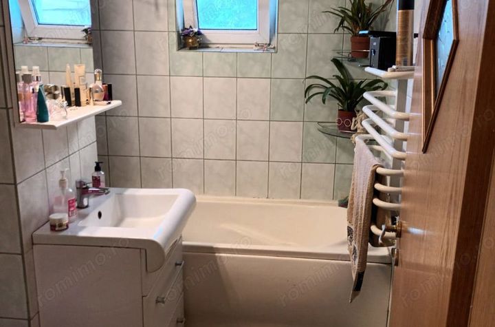 Apartament 3 camere de vanzare GIROCULUI - Timis anunturi imobiliare Timis